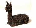 Bronzen-alpaca-zittend
